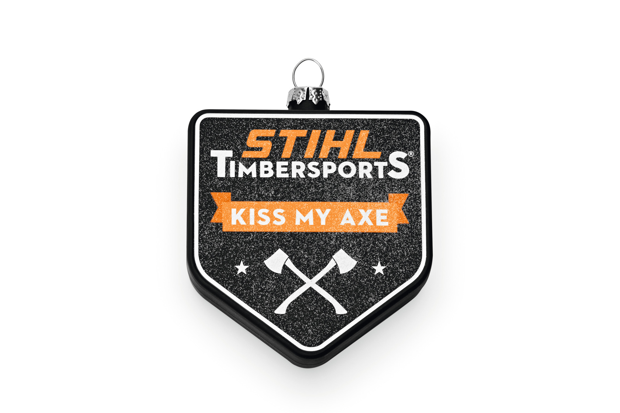 Julegranskule med teksten «KISS MY AXE»