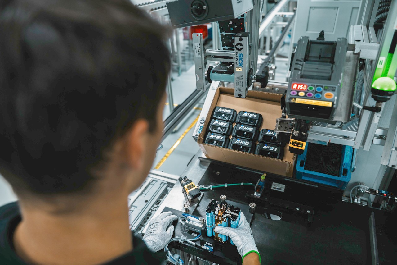Elektronikken er utstyrt med en sikkerhetsanordning.